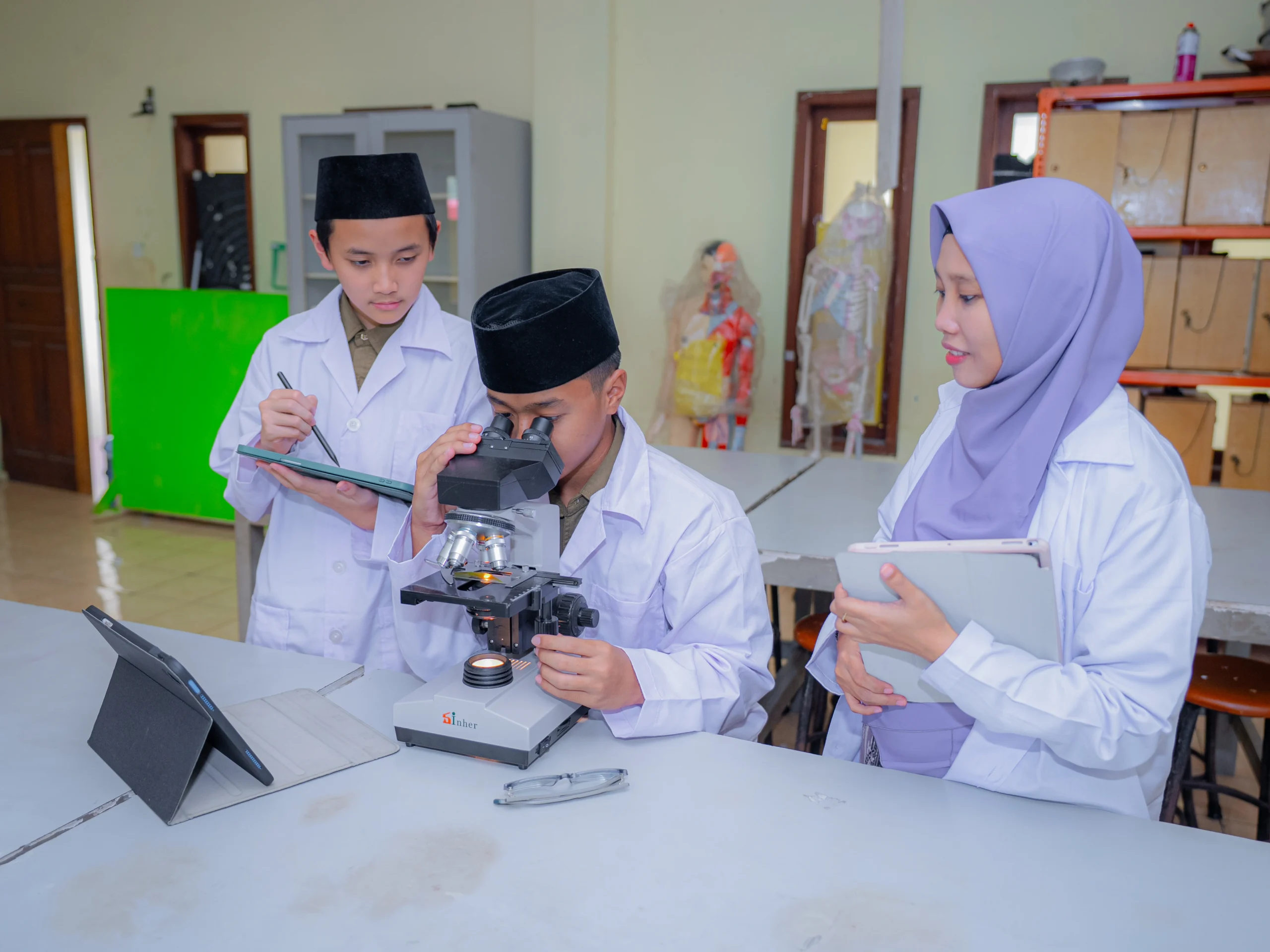 Student learning with tablet
